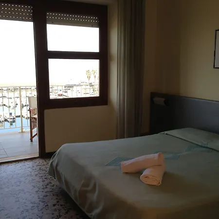 Panorama Hotel 3*